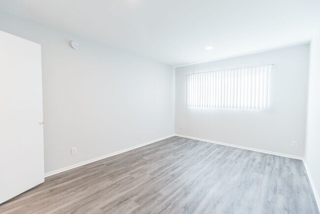 Foto del interior - 17211 Chatsworth Street