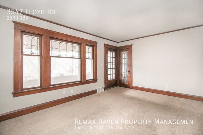 Building Photo - 3547 Lloyd Rd UP, Cleveland - Amazing 2 Be...