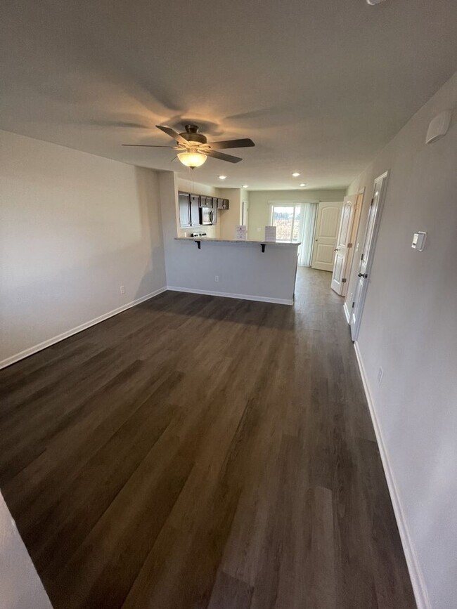 Foto del edificio - New 3 Bedroom 2.5 Bathroom Home!
