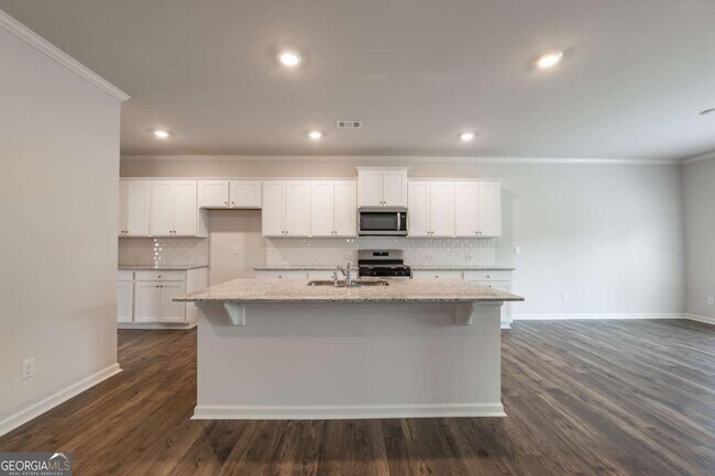 Building Photo - 331 Belmont Dr