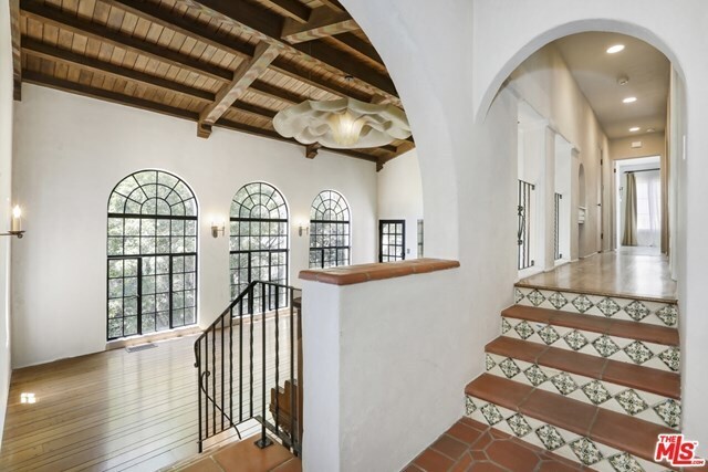 Building Photo - 3656 Lowry Rd