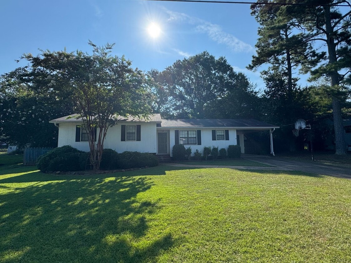 Foto principal - Minutes From Jax State and Jacksonville Ci...
