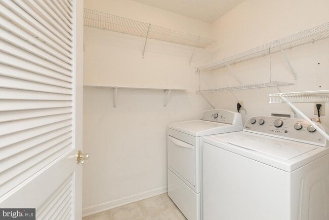 Foto del edificio - 106 Butterscotch Ct