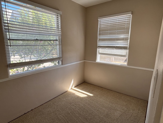 Building Photo - Tyler &amp; Maryland Duplex