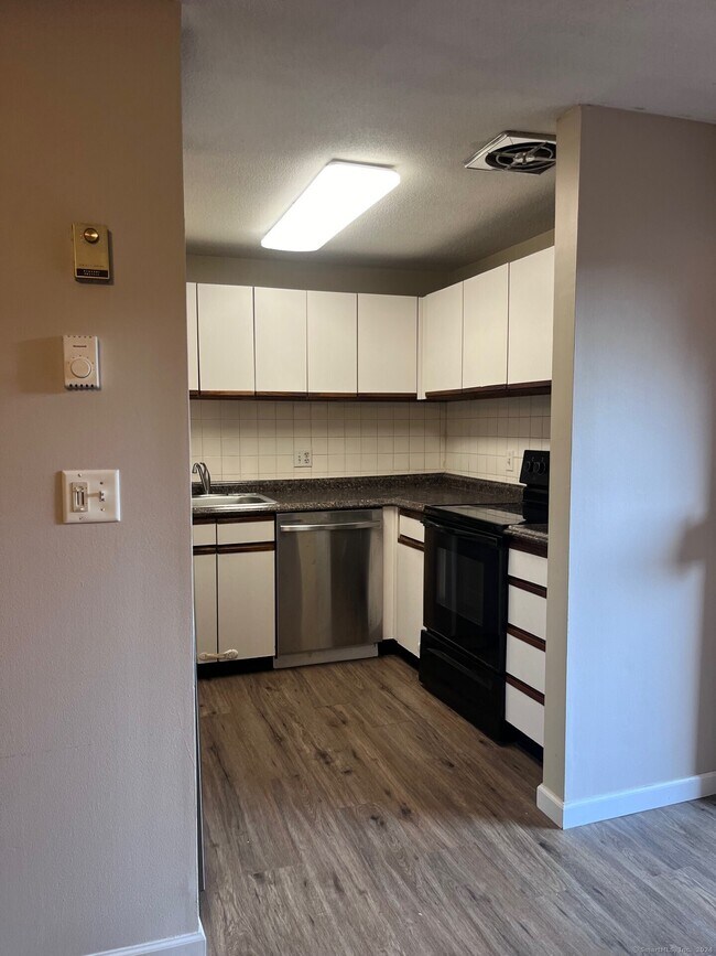 Foto del edificio - 280 Burgundy Hill Ln