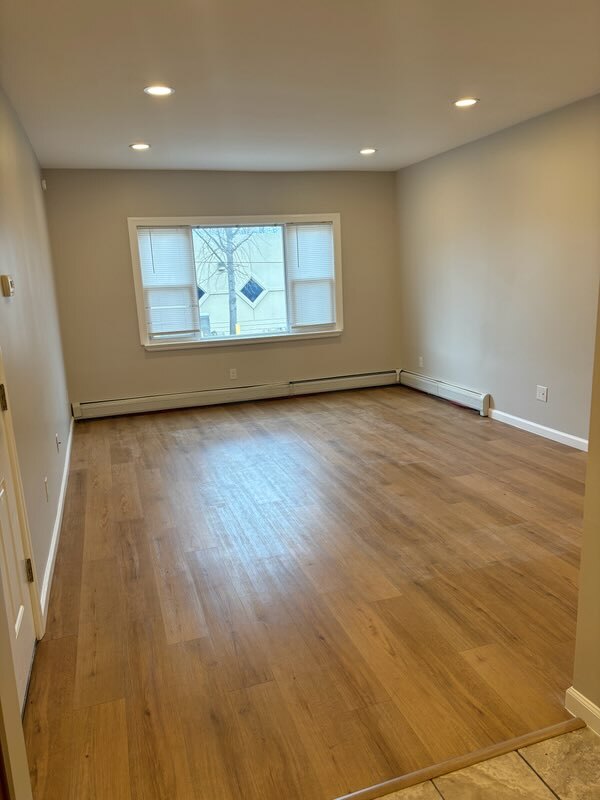 Foto del edificio - 46 Outwater Ln