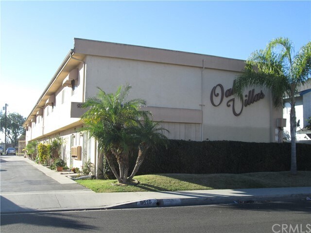 Primary Photo - 9516 Oak St