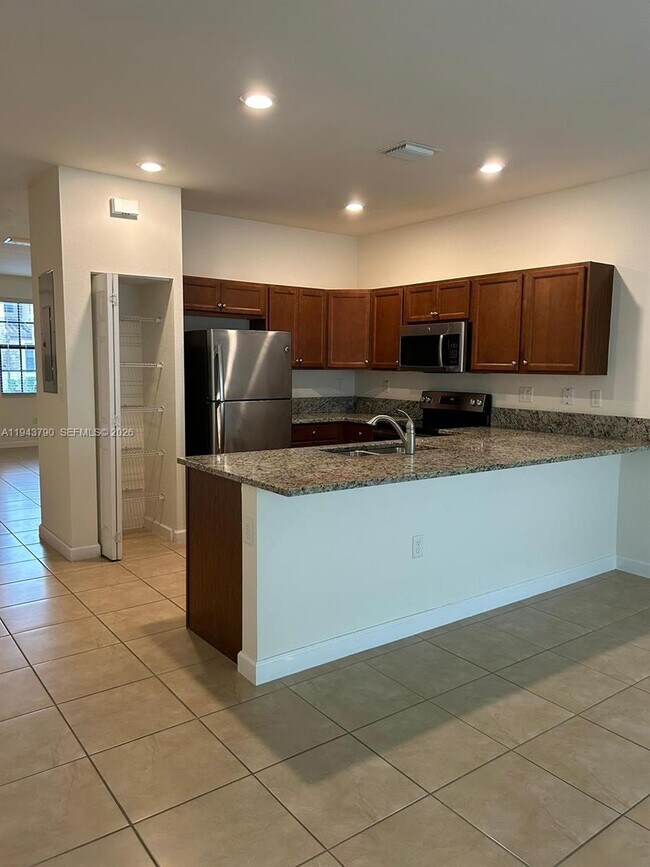 Foto del edificio - 9332 W 33rd Ln