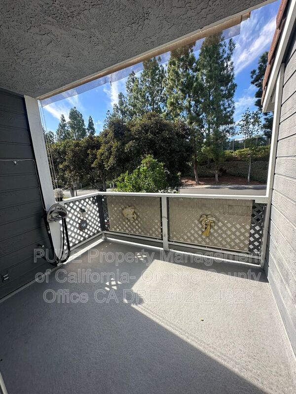 Building Photo - 23 Hollyhock Ln