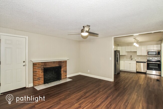 Building Photo - 2037 Ponderosa Dr SE