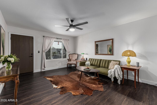Building Photo - 2200 N Los Altos Dr