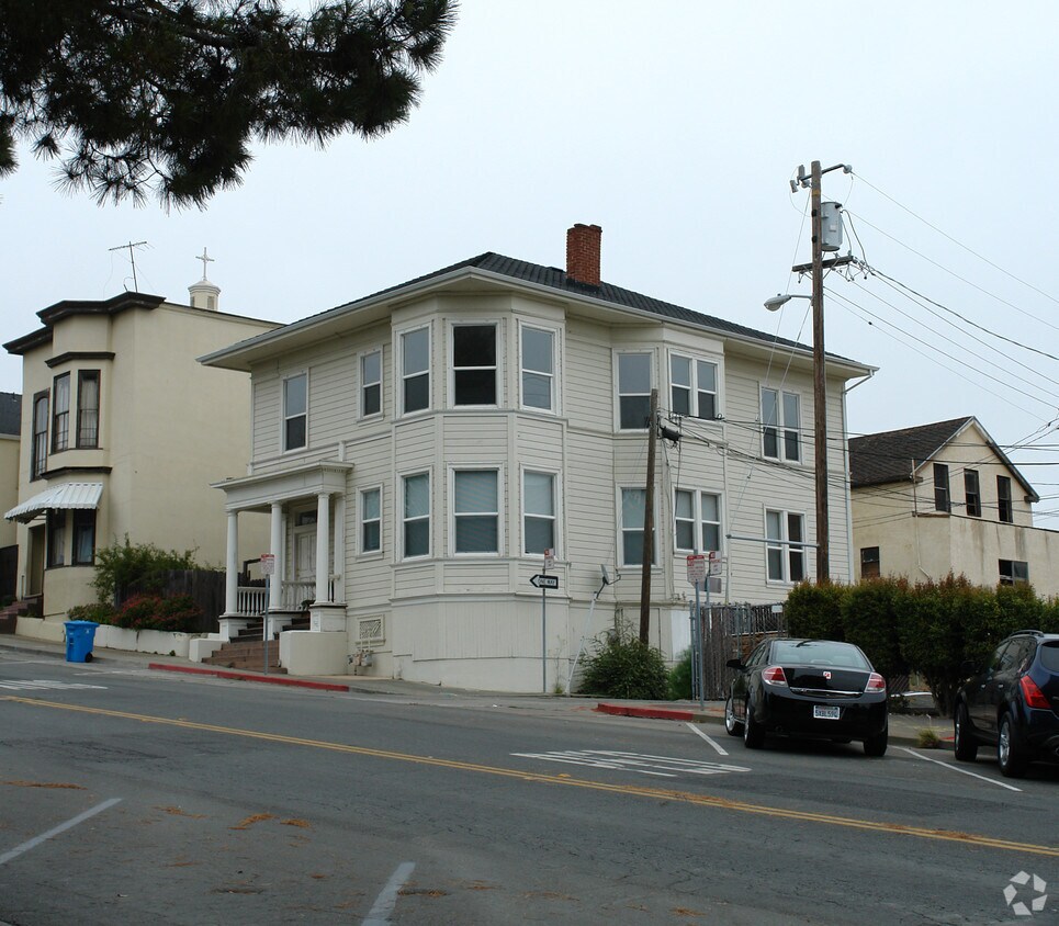 Building Photo - 616 Sacramento St