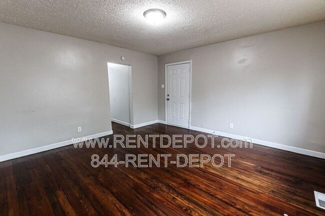 Foto del edificio - 650 E Maryland St