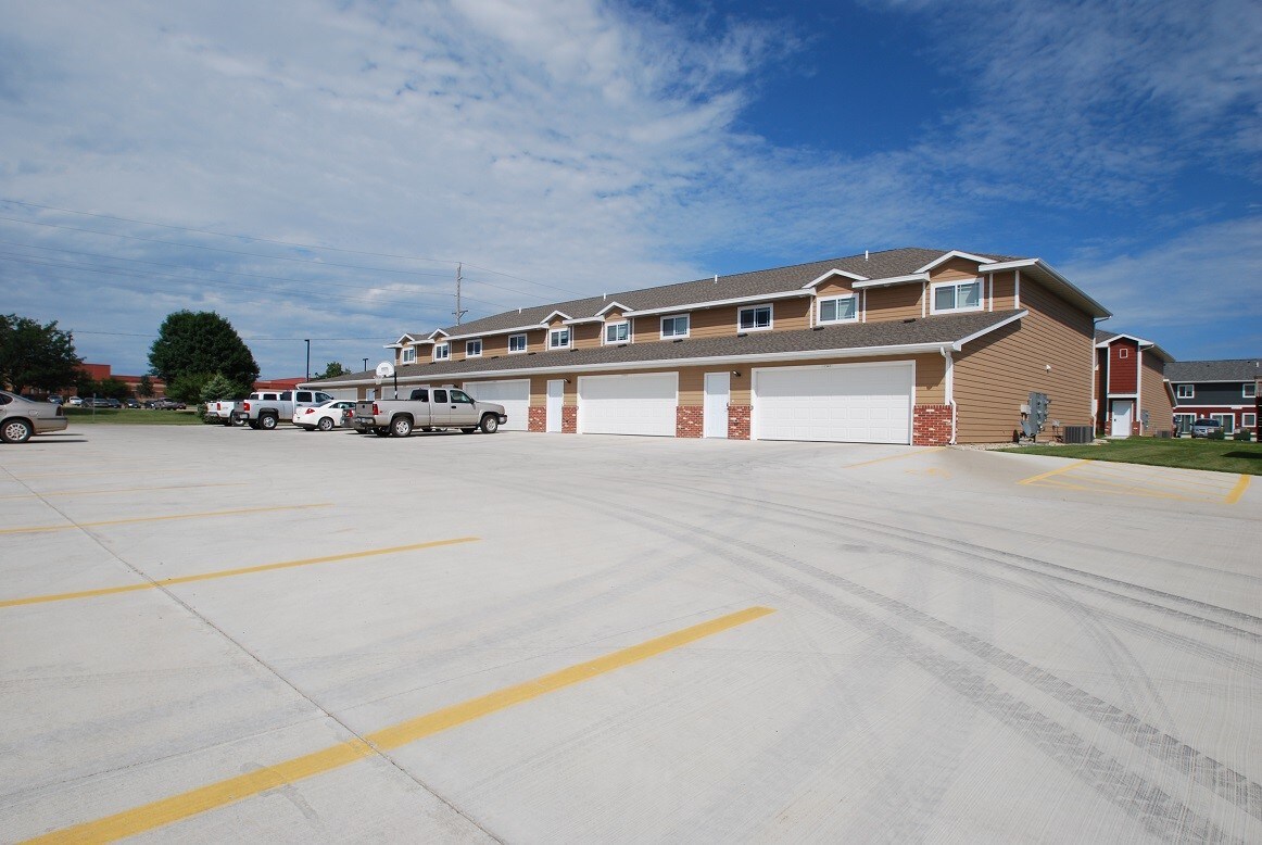 1732 12th St S Unit C, Brookings, SD 57006 Apartment for Rent in