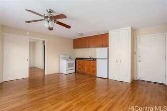 Building Photo - 727 Pumehana St