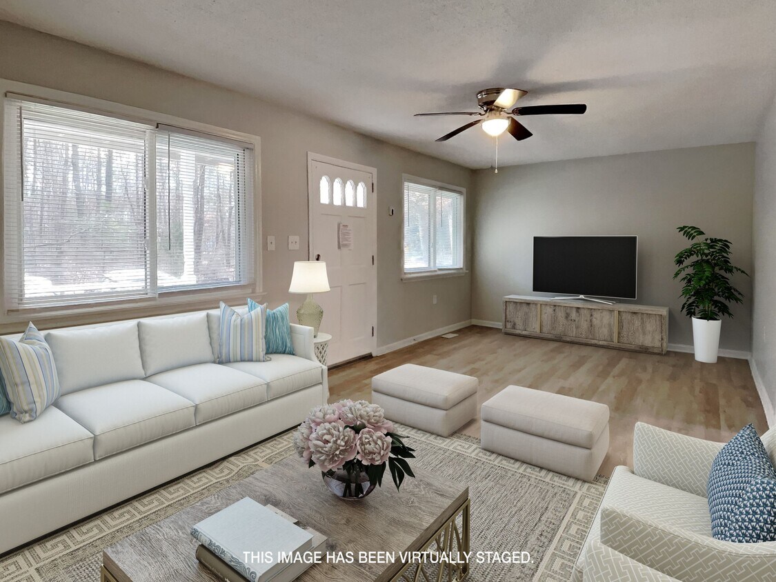 Foto principal - 2407 Maplewood Ln