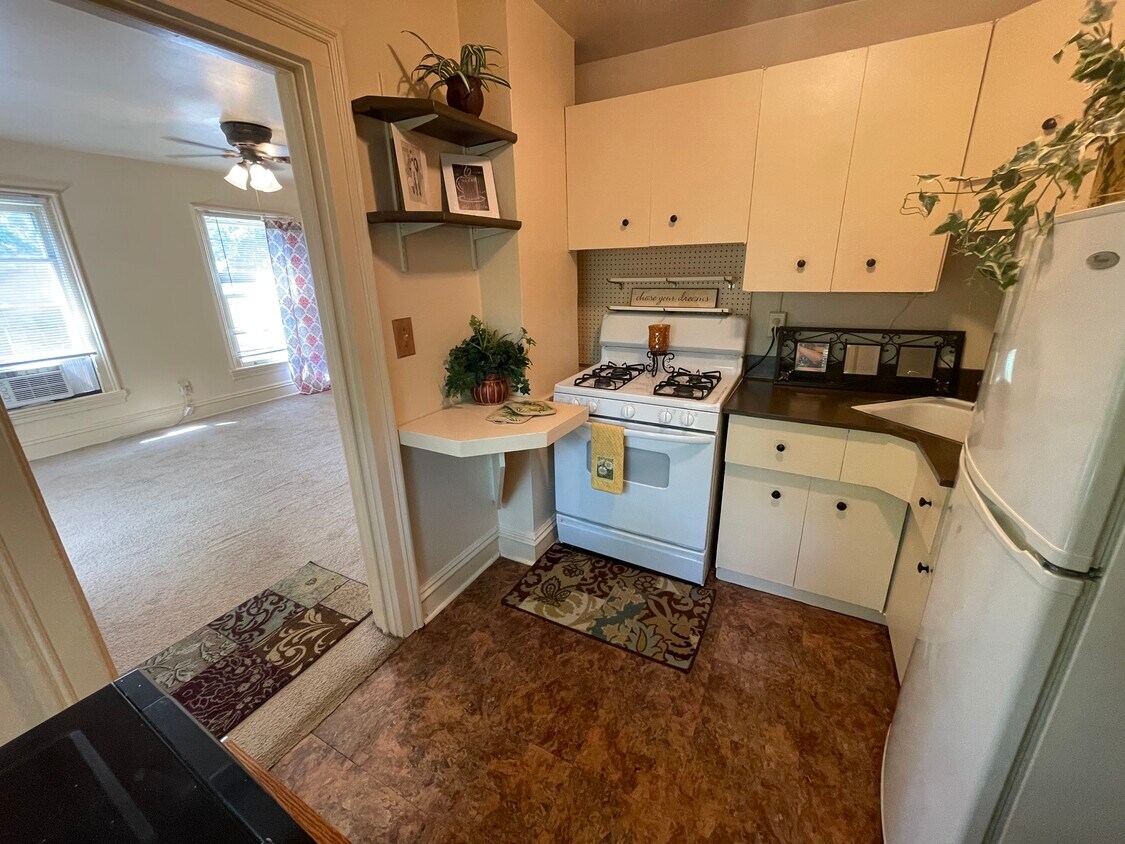 kitchen - 3812 Main St