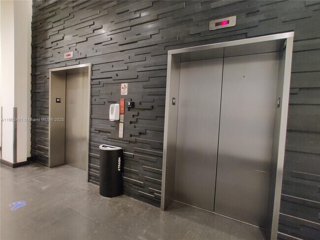 Building Photo - 888 Biscayne Blvd