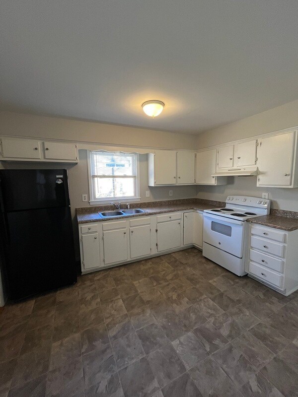 Building Photo - 526 Huntsmoor Dr