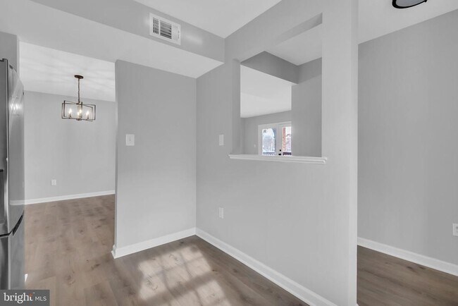 Foto del edificio - 8720 Sugarwood Ct