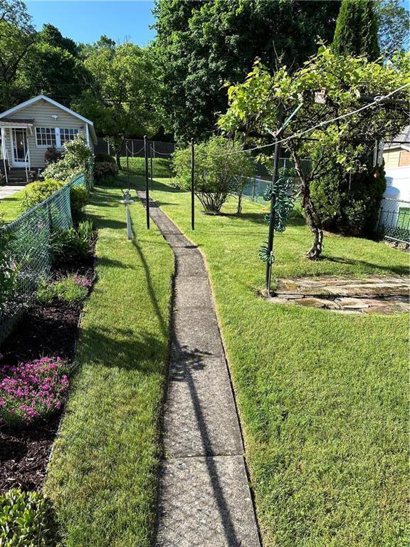 Foto del edificio - 622 E Bertsch St