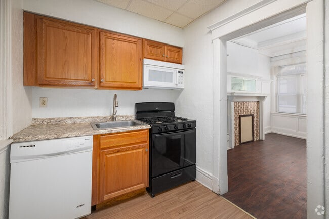3BR, 1BA - Kitchen - The Ell on Ellsworth (A Hudson Property)