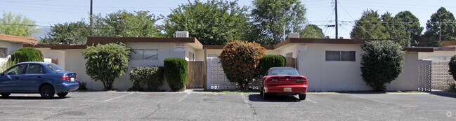 Primary Photo - 1132 Palomas Dr SE