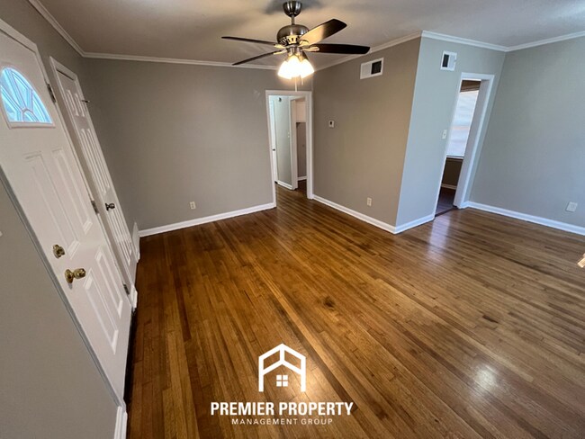 Building Photo - Charming 3BR Home w/ Hardwood Floors & Fenced Backyard