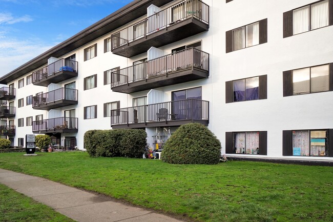 Building Photo - Blue Cedar Apartments