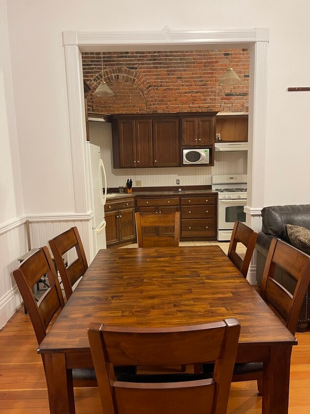 Primary Photo - 327 1st Ave NW