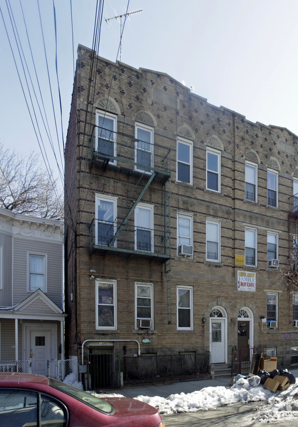 Building Photo - 1130 Beach