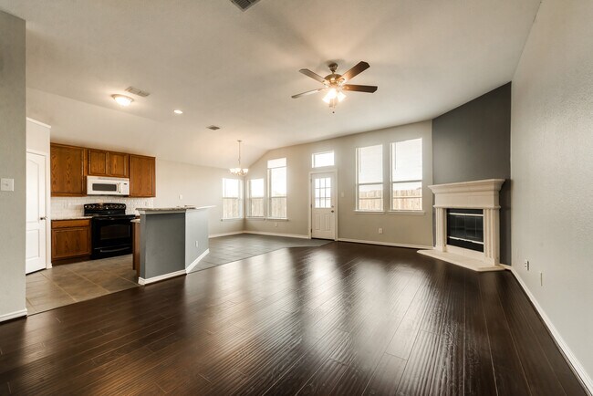 Foto del edificio - MOVE IN READY -- KELLER ISD