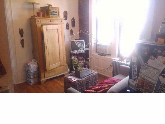 Primary Photo - 182 Hester St