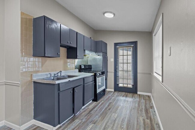 Building Photo - 1105 Apache Dr