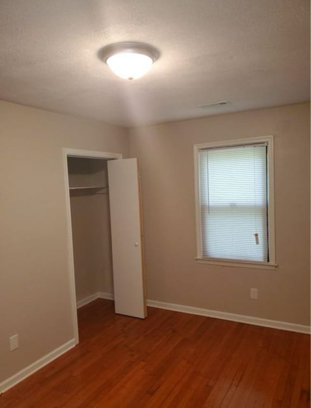 Building Photo - 3216 Sylvania Rd