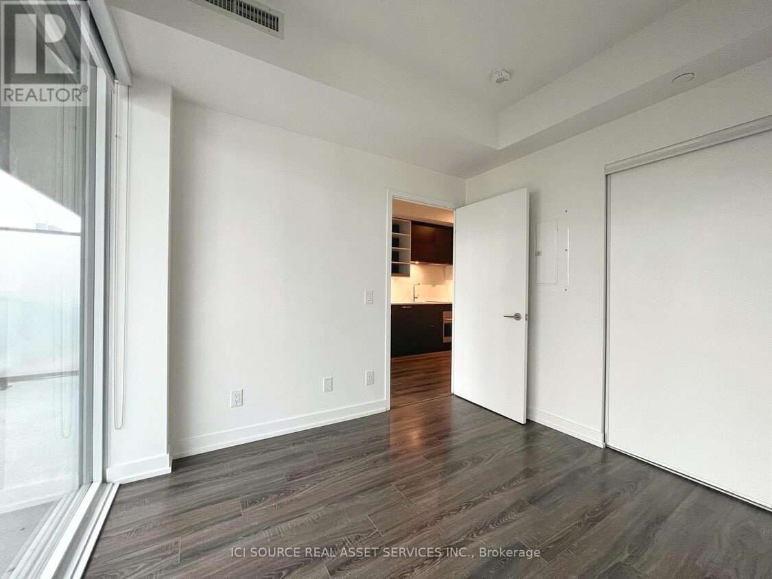 Photo principale - 20-1820 Edward St