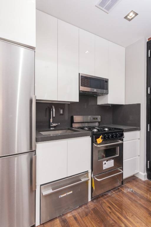 Foto del edificio - 1600 Tomlinson Ave