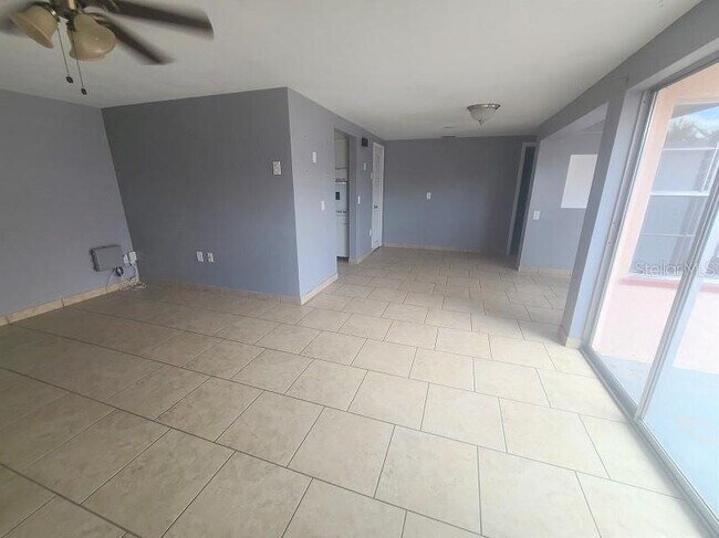 Foto del edificio - 5109 Tilson Dr