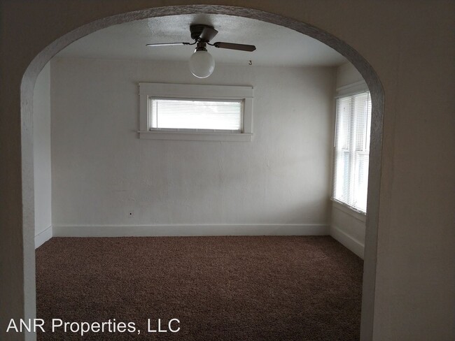 Building Photo - 730-730 W Benton St