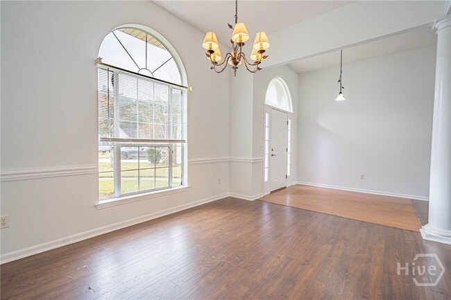 Foto del edificio - 114 Laurens Ln