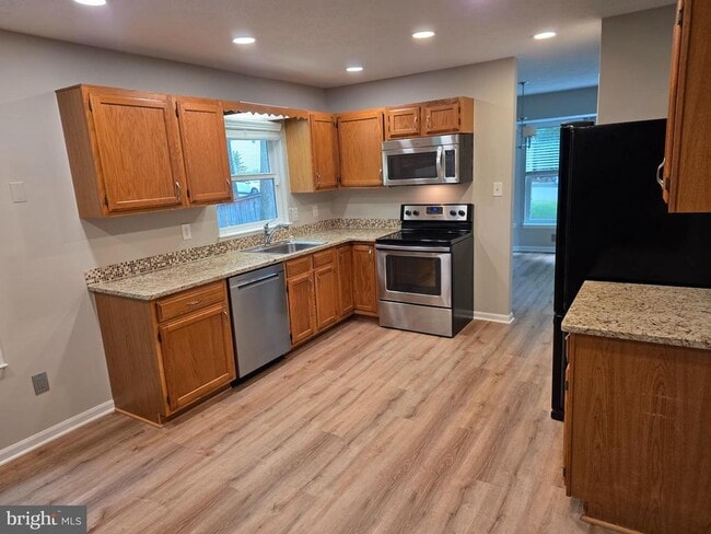 Building Photo - 12000 Rosiers Branch Dr