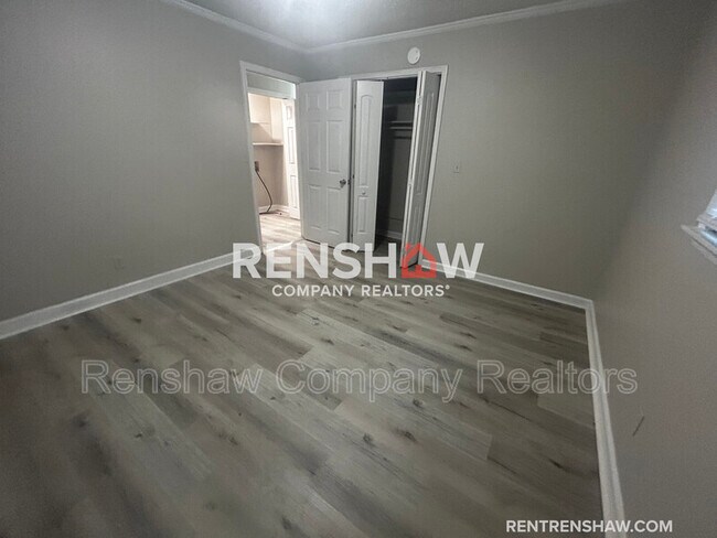 Building Photo - 76 Crestwood Dr