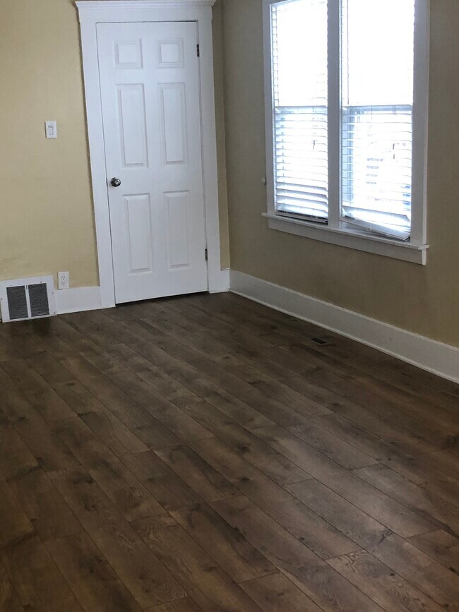 Foto del edificio - 3881 Holbrook St