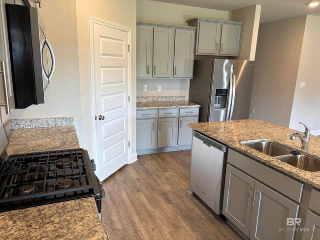 Building Photo - 9661 Volterra Ave