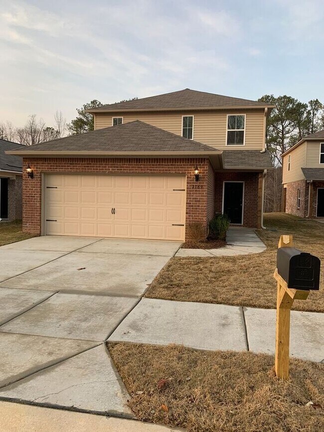 Building Photo - Available Now! Beautiful 3 Bed, 2.5 Bath Home in Cullman
