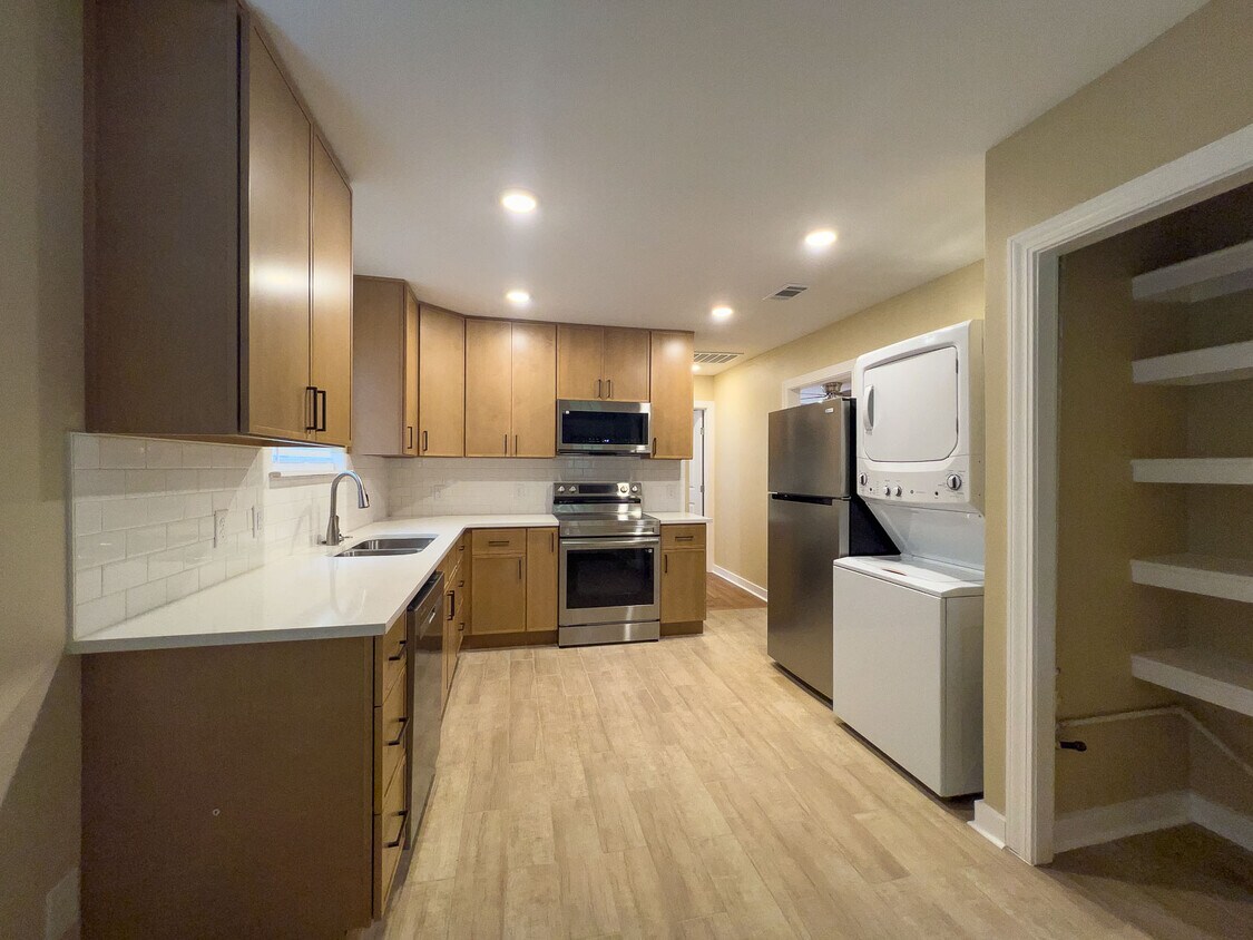Foto principal - 713 Harris Ave
