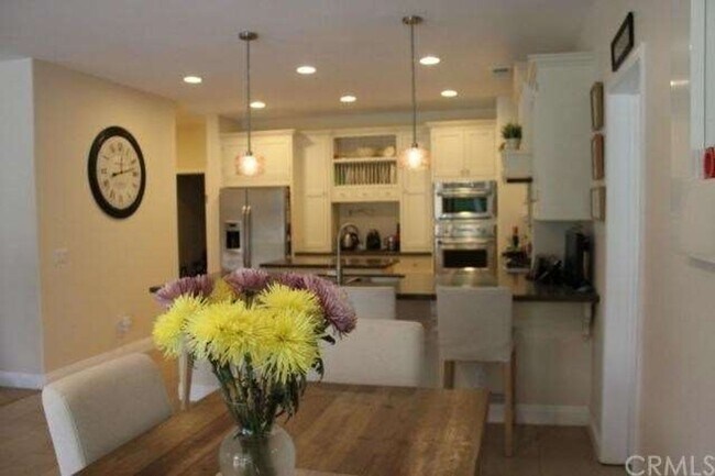 Foto del edificio - Beautiful, Expansive Paseo Del Sol Pool Home for Rent