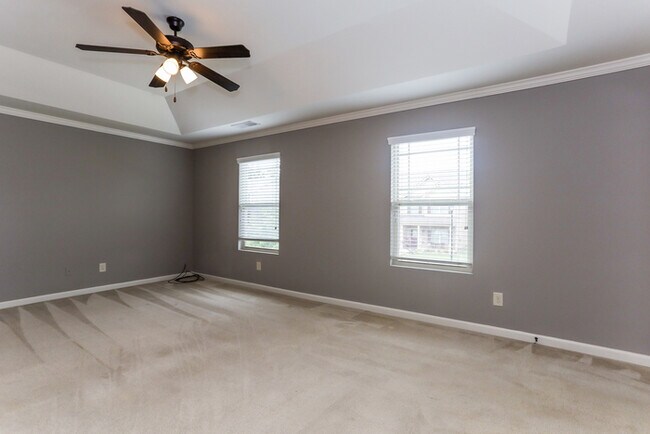Building Photo - 1048 Regency Dr NW