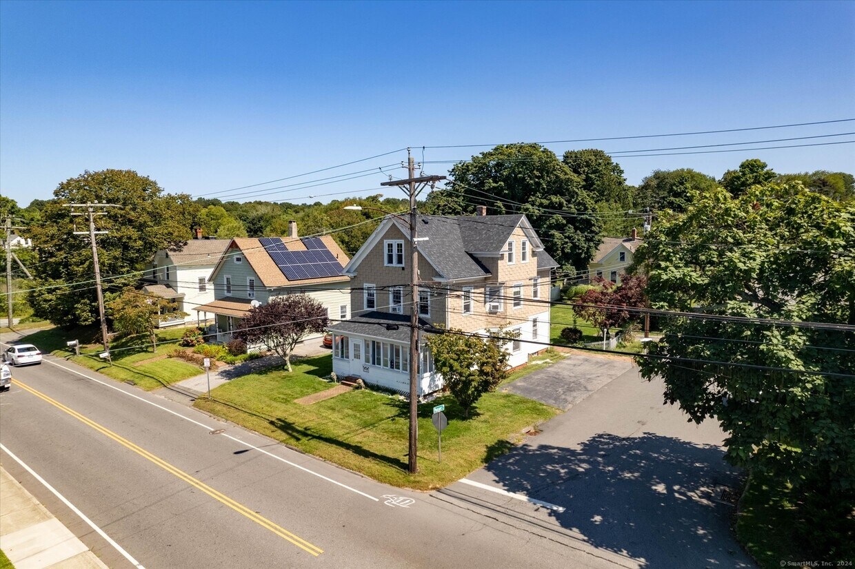 Primary Photo - 140 Greenmanville Ave