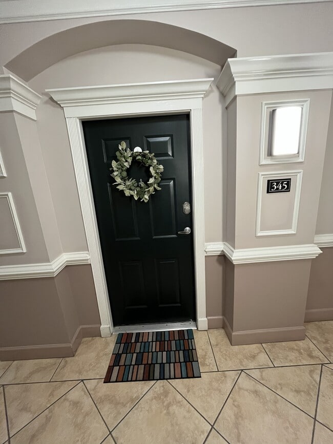 Building Photo - 27 Booth St